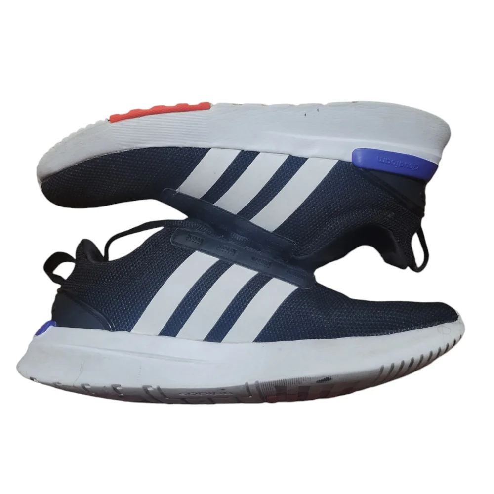 Black Adidas‎